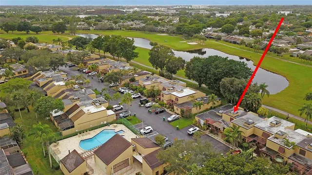 $425,000 | 1640 West Golfview Drive, Pembroke Pines, FL 33026