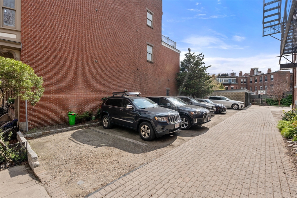 40 Chestnut Street, Unit 2 Boston, MA 02129 - Photo 24 of 26