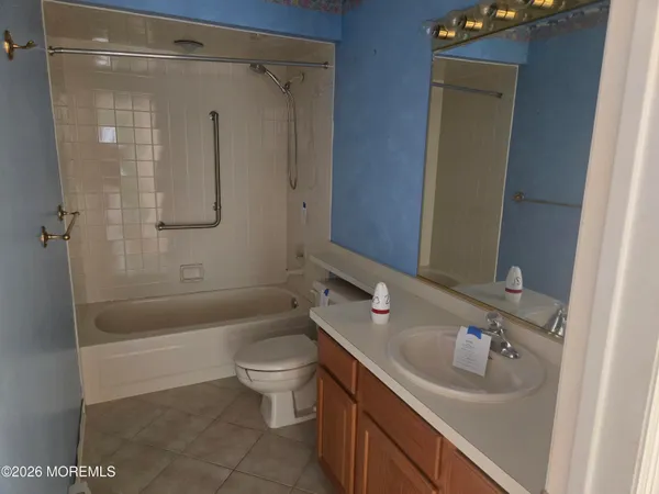 $305,000 | 17 Trent Drive, Toms River, NJ 08757