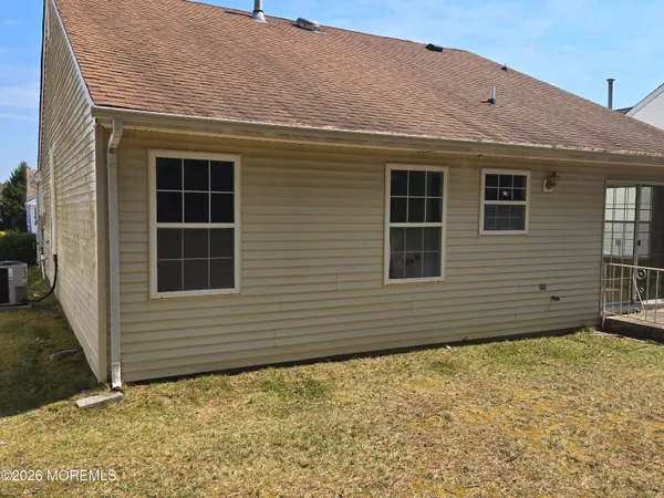 $305,000 | 17 Trent Drive, Toms River, NJ 08757