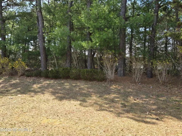 $305,000 | 17 Trent Drive, Toms River, NJ 08757