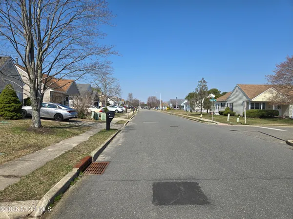 $305,000 | 17 Trent Drive, Toms River, NJ 08757
