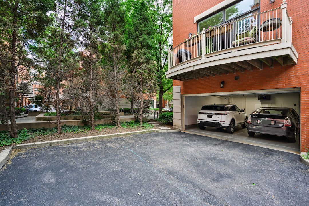 461 North Clinton Street Chicago, IL 60654 - Photo 31 of 37