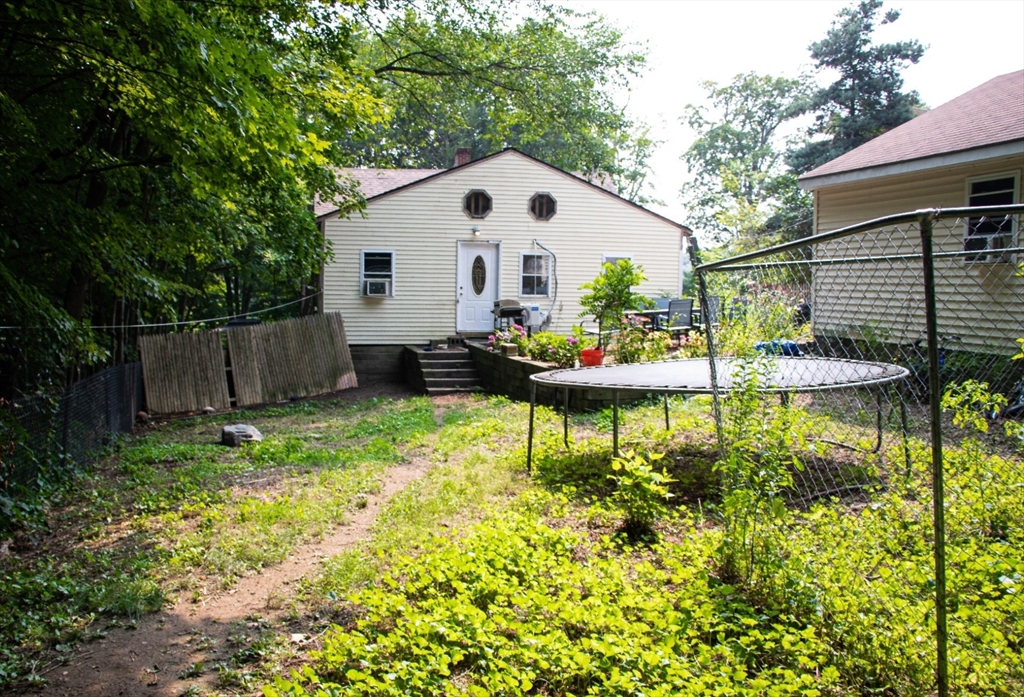 10 Bates Hill Road Sturbridge, MA 01518 - Photo 9 of 31 Gallery Image 9