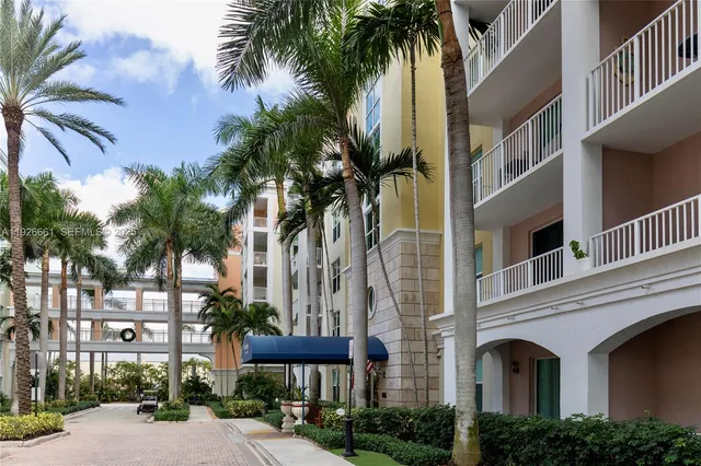 a view of a multi story building