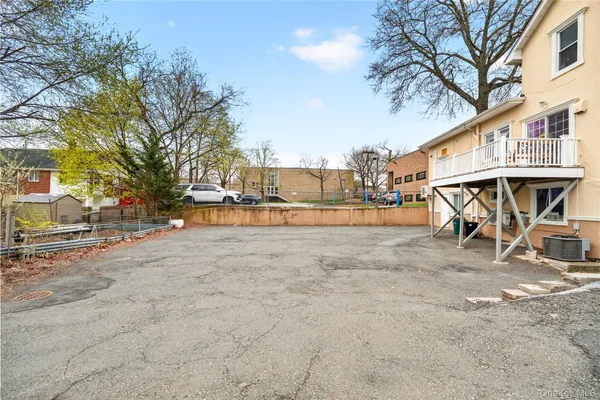 $3,000 | 98 South Main Street, Unit 98, New City, NY 10956