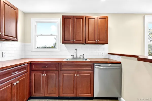 $3,000 | 98 South Main Street, Unit 98, New City, NY 10956