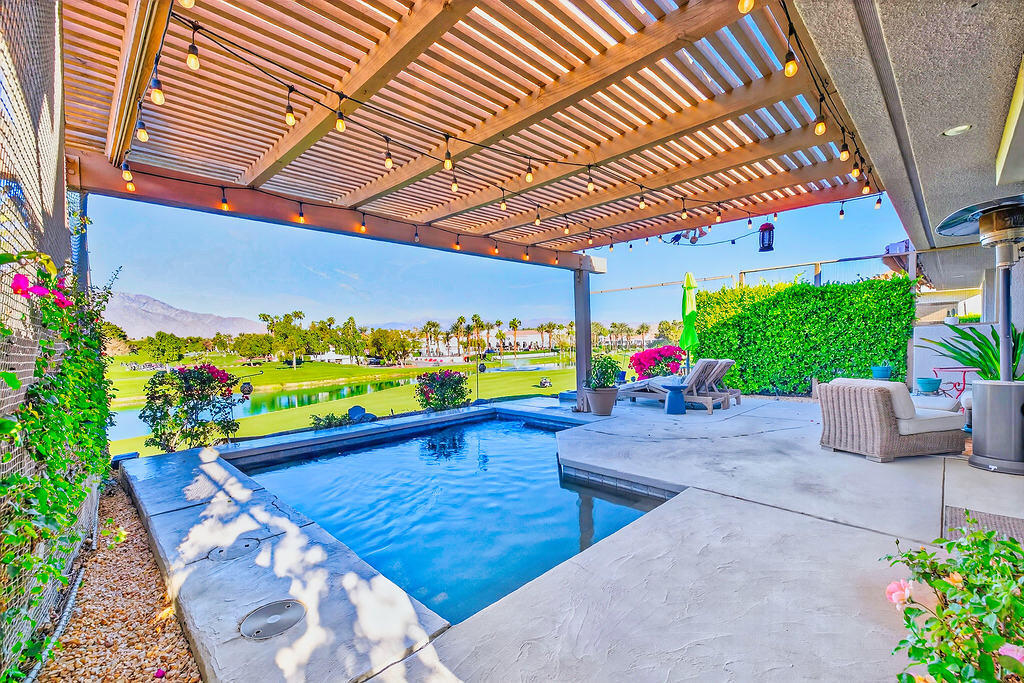 a view of outdoor space