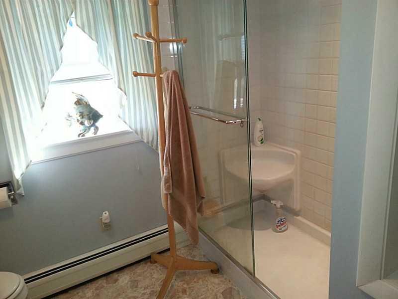 189 Main Road South Hampden, ME 04444 - Photo 6 of 27 Bathroom.