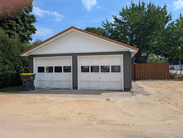 $199,000 | 320 Wisconsin Avenue, Boscobel, WI 53805