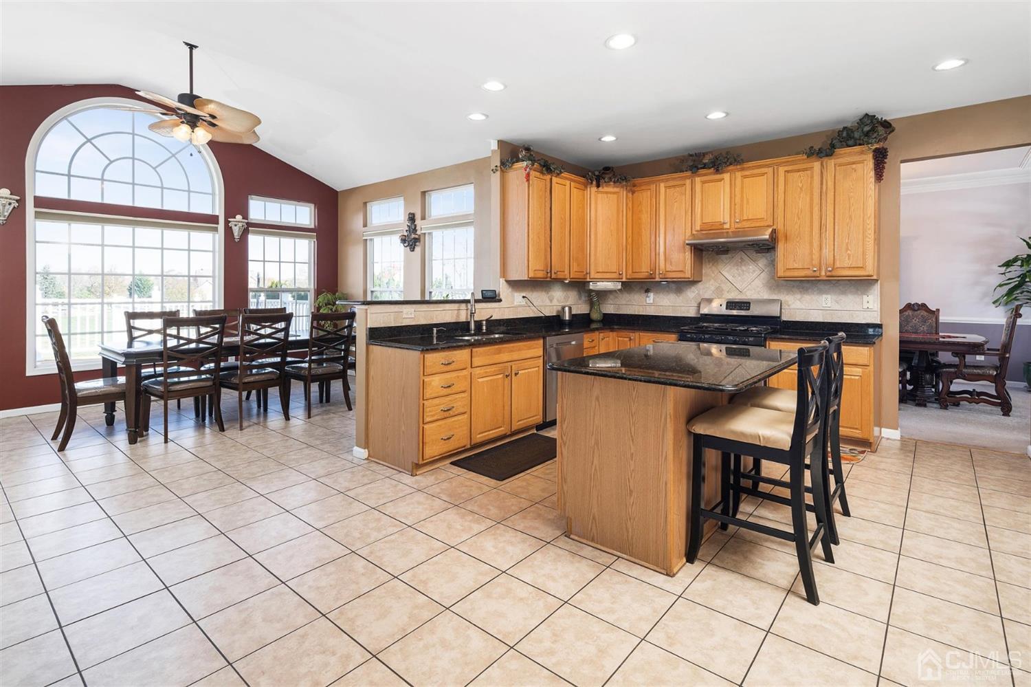 9 Sunflower Road Somerset, NJ 08873 - Photo 11 of 25 Gallery Image 11