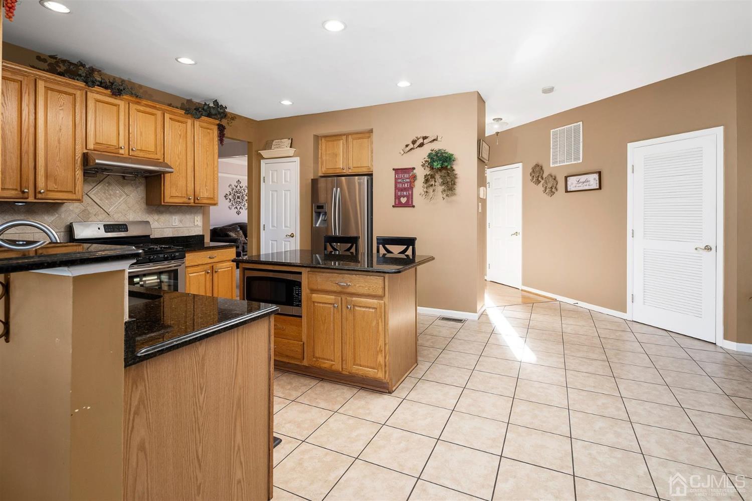 9 Sunflower Road Somerset, NJ 08873 - Photo 13 of 25 Gallery Image 13