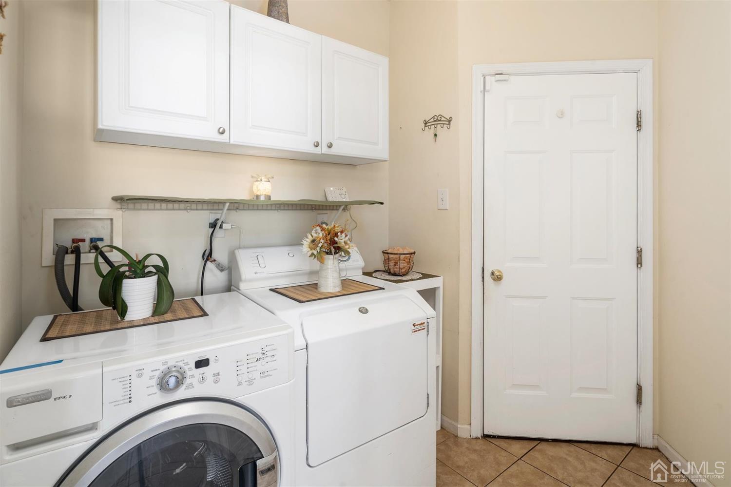 9 Sunflower Road Somerset, NJ 08873 - Photo 10 of 25 Gallery Image 10