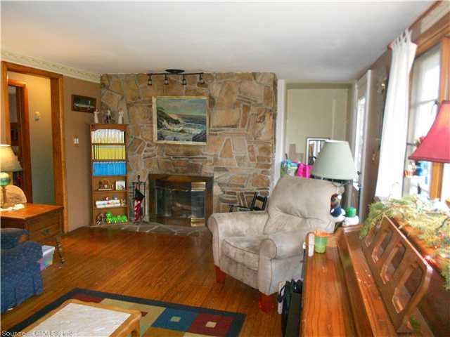 171 Heritage Road Putnam, CT 06260 - Photo 1 of 1 Living Room.