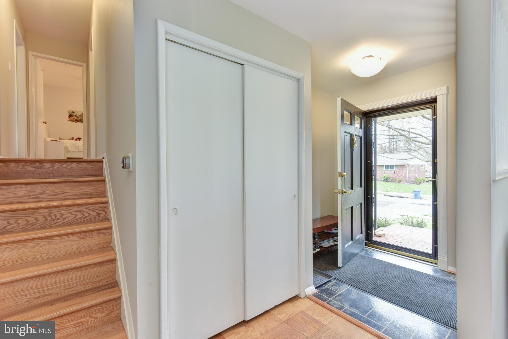 7309 Dunston Street Springfield, VA 22151 - Photo 2 of 37 A Bright Entry