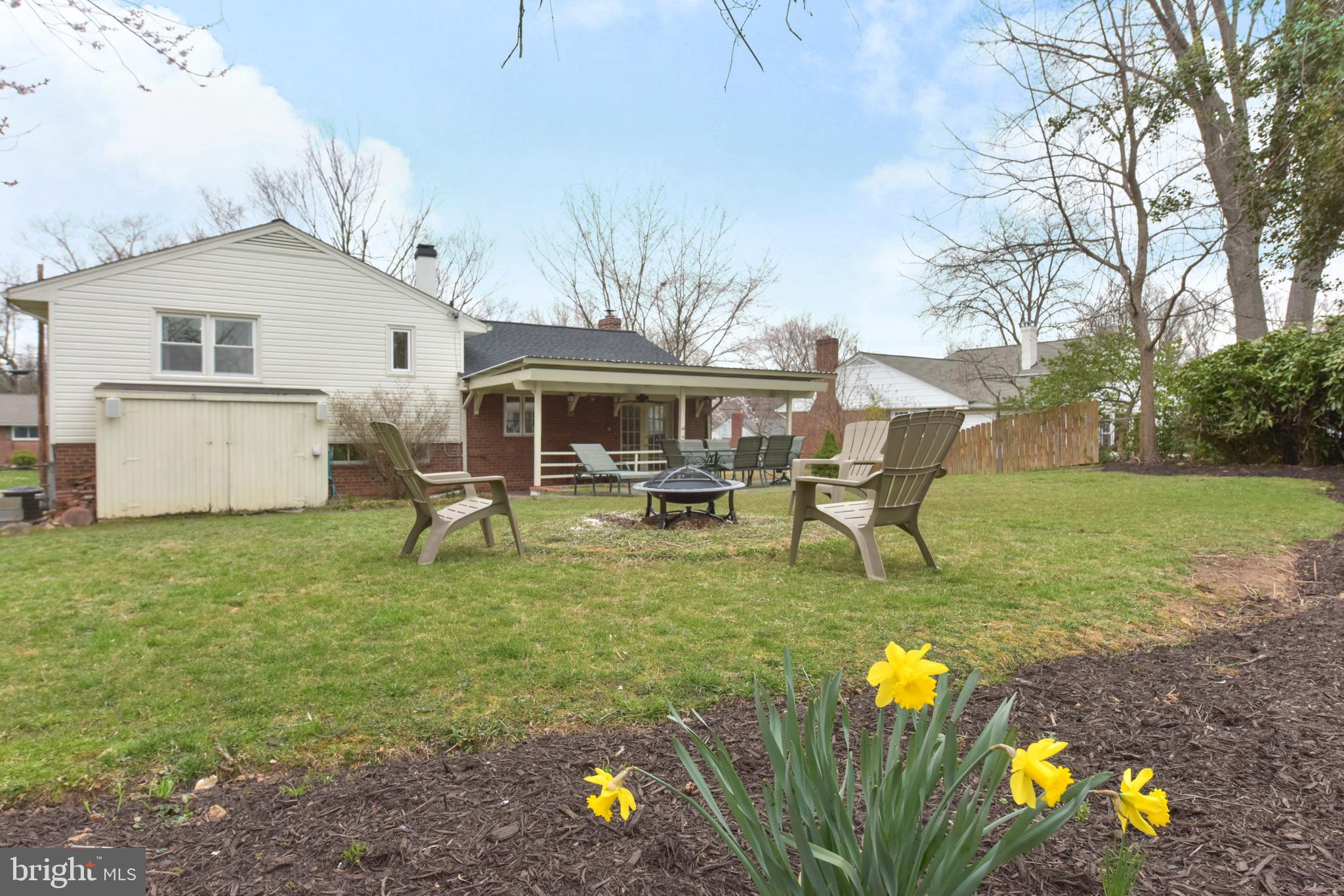 7309 Dunston Street Springfield, VA 22151 - Photo 30 of 37 Flowers are already in bloom :)