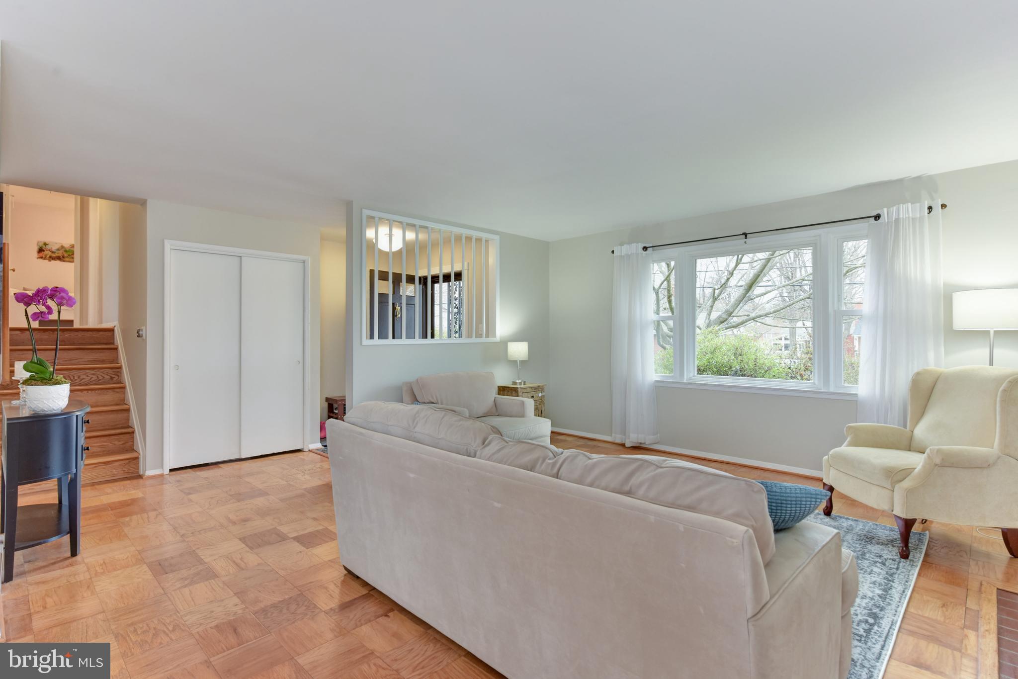 7309 Dunston Street Springfield, VA 22151 - Photo 6 of 37 Look at the wood floors shine