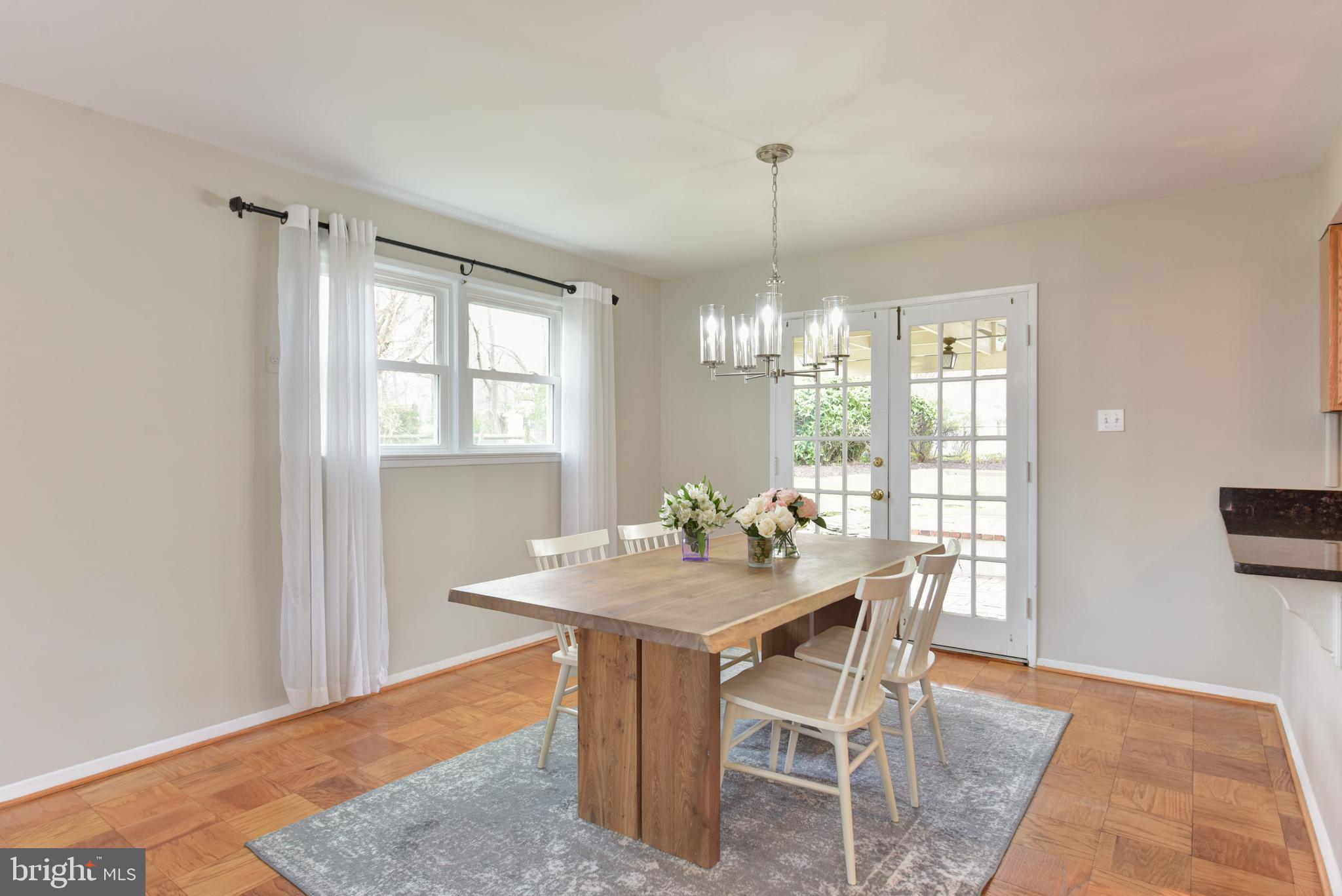 7309 Dunston Street Springfield, VA 22151 - Photo 7 of 37 Dining Room with lots of light & door to Patio