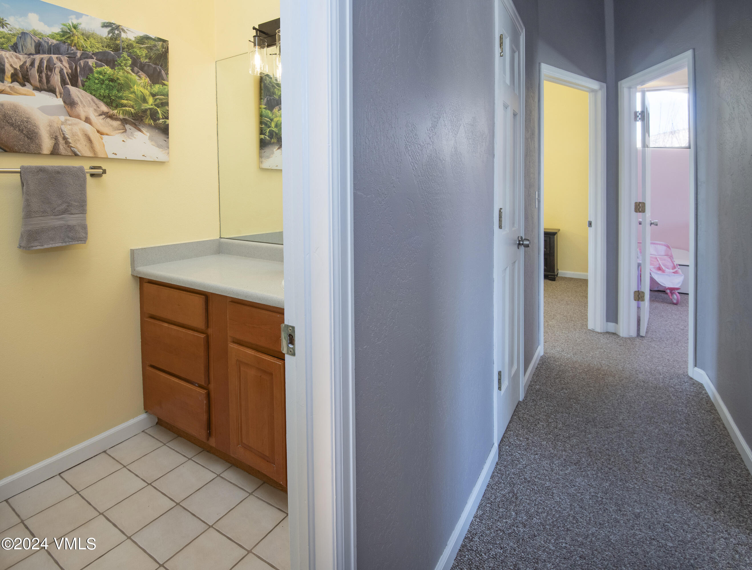6 Ringneck Eagle, CO 81631 - Photo 20 of 59 a view of an empty room and window