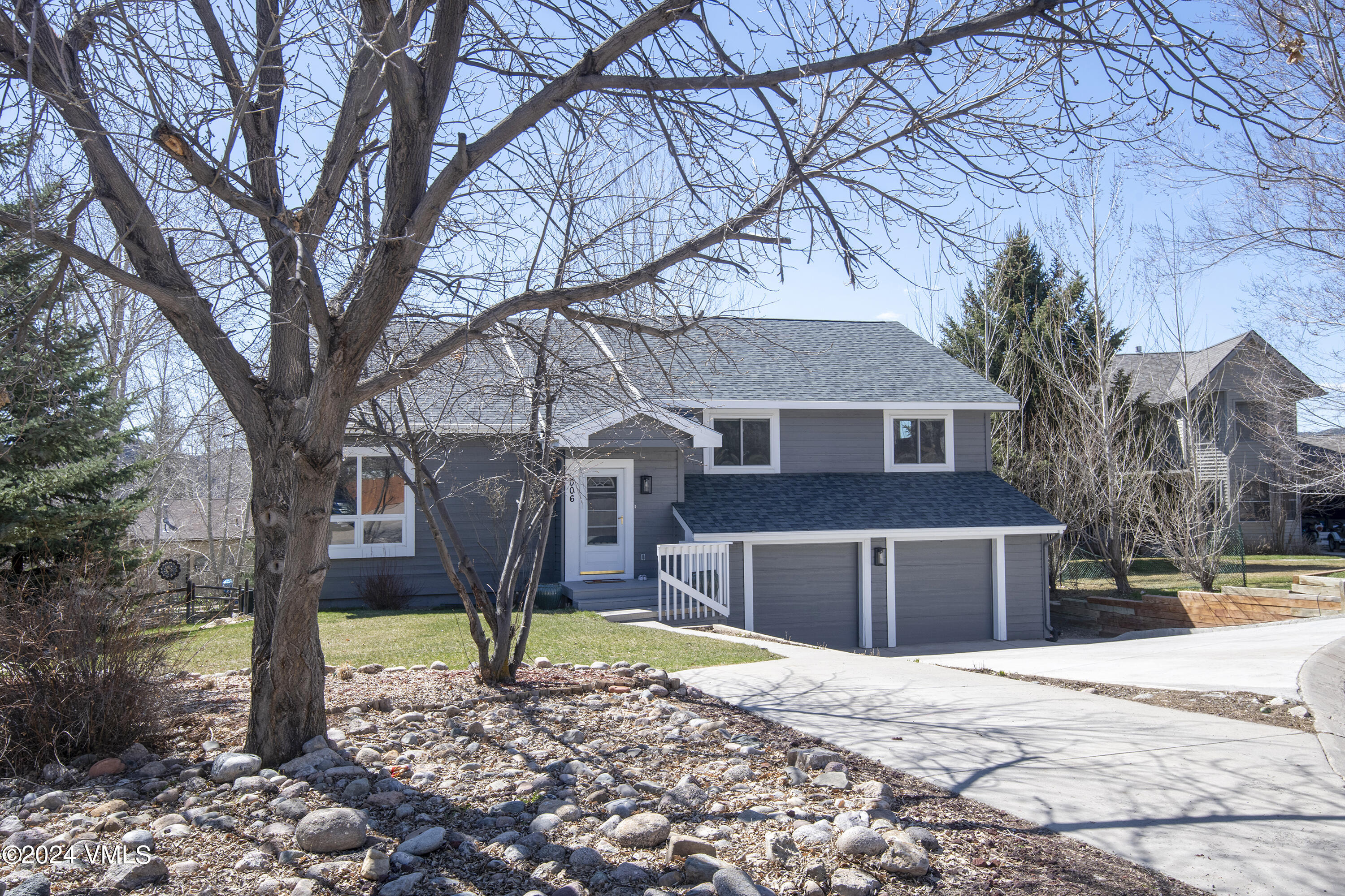 6 Ringneck Eagle, CO 81631 - Photo 56 of 59 a front view of a house with garden