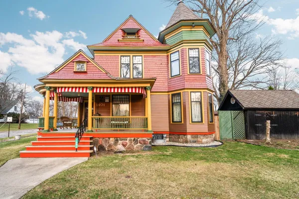 $339,999 | 1401 Greenwood Avenue, Jackson, MI 49203