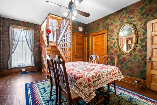 $339,999 | 1401 Greenwood Avenue, Jackson, MI 49203