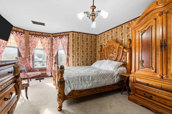 $339,999 | 1401 Greenwood Avenue, Jackson, MI 49203