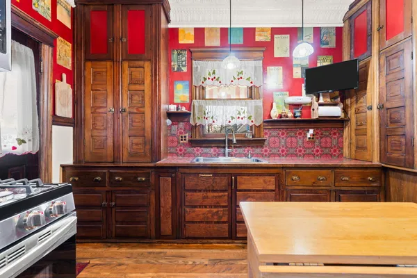 $339,999 | 1401 Greenwood Avenue, Jackson, MI 49203