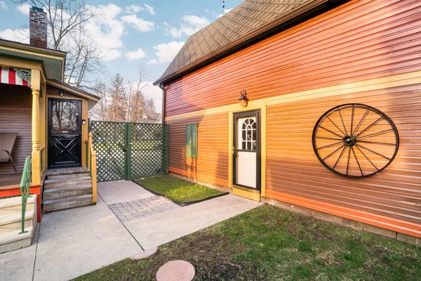 $339,999 | 1401 Greenwood Avenue, Jackson, MI 49203