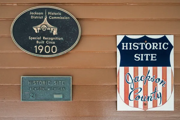 $339,999 | 1401 Greenwood Avenue, Jackson, MI 49203