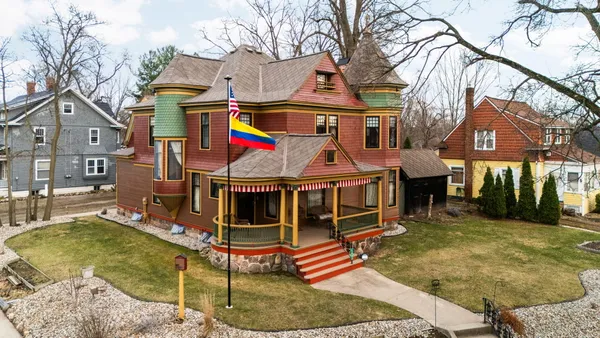 $339,999 | 1401 Greenwood Avenue, Jackson, MI 49203