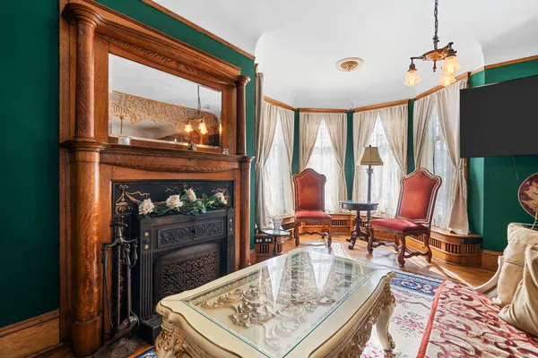 $339,999 | 1401 Greenwood Avenue, Jackson, MI 49203