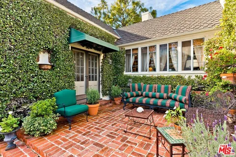 $8,975,000 | 602 Foothill Road, Beverly Hills, CA 90210