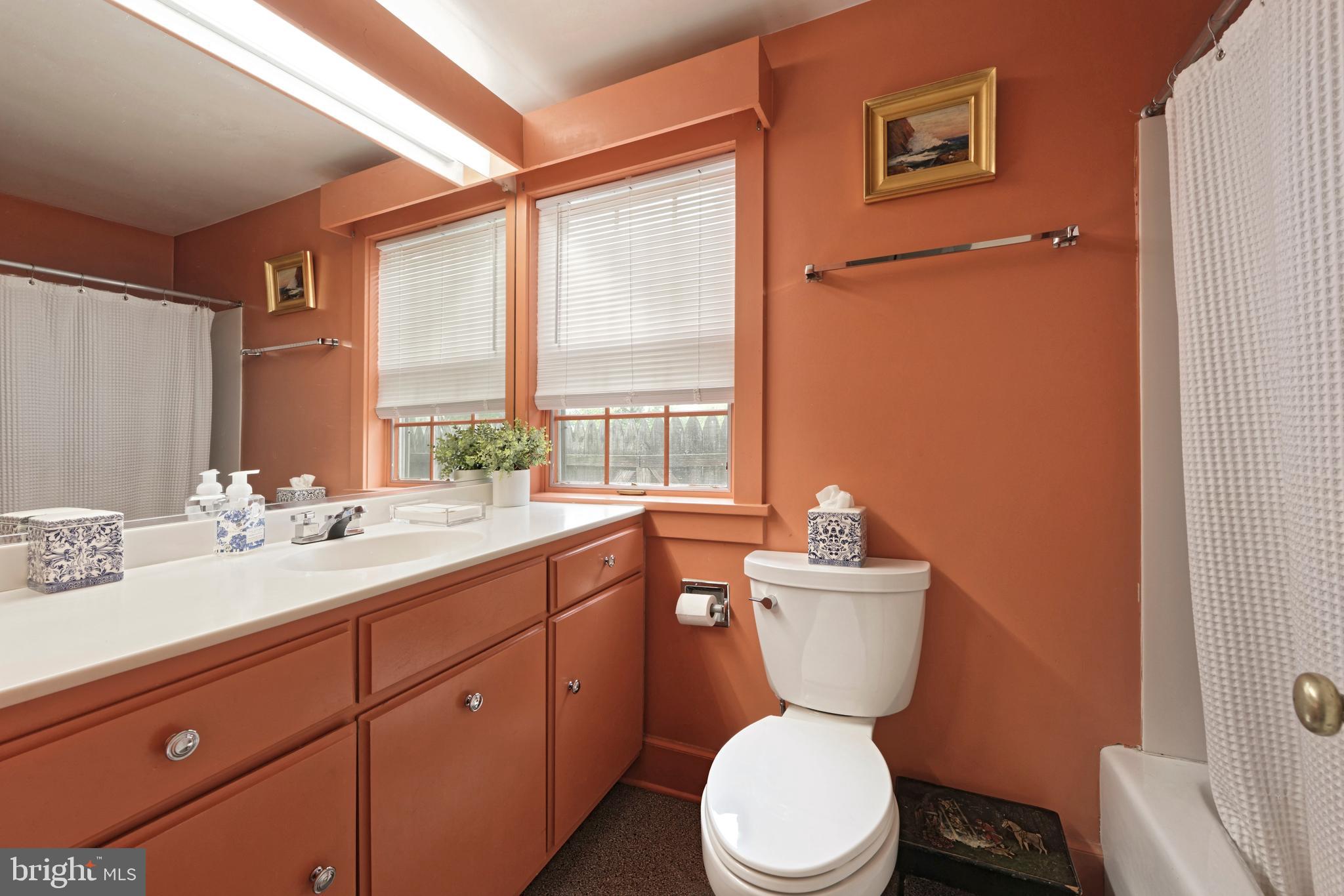33195 Millville Road Upperville, VA 20184 - Photo 20 of 76 Full bath between kitchen and home office