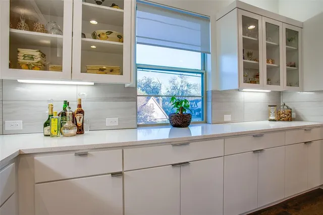 $6,395 | 3823 Greenville Avenue, Dallas, TX 75206