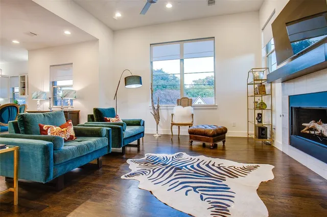 $6,395 | 3823 Greenville Avenue, Dallas, TX 75206