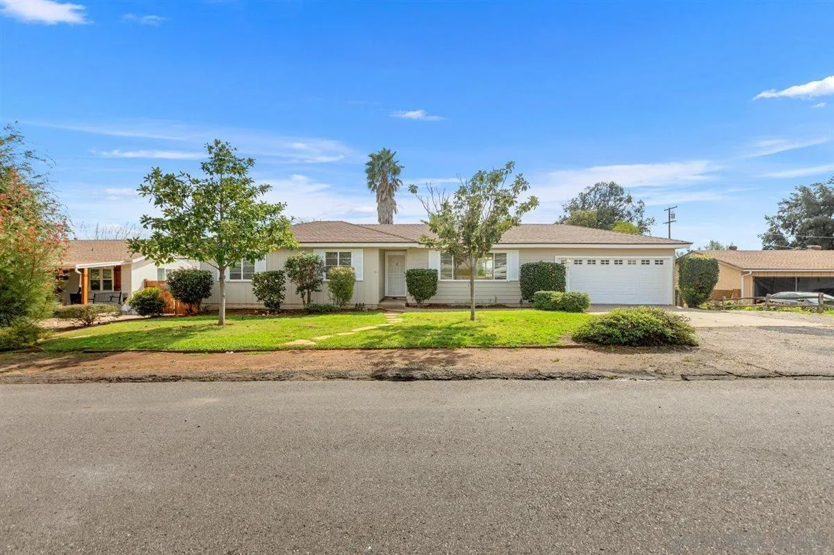 1263 Cresthill Road El Cajon, CA 92021 - Photo 1 of 26 Gallery Image 1