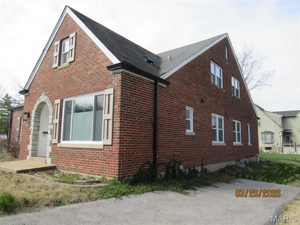 $750,000 | 803 North Kirkwood Road, Kirkwood, MO 63122