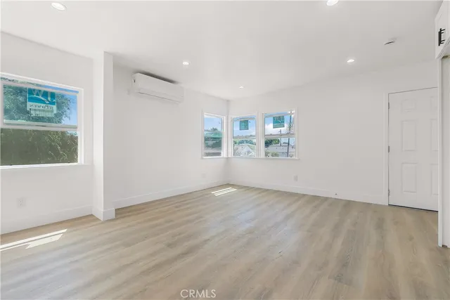 $1,900 | 8921 Wadsworth Avenue, Los Angeles, CA 90002