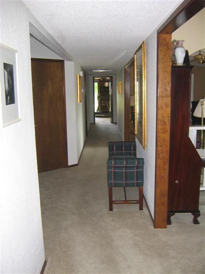 10580 Millerton Road Clovis, CA 93619 - Photo 16 of 45 Extra Wide Hallway