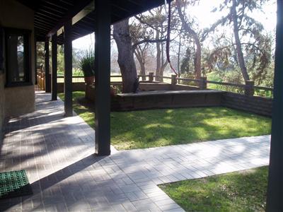 10580 Millerton Road Clovis, CA 93619 - Photo 4 of 45 Front Courtyard