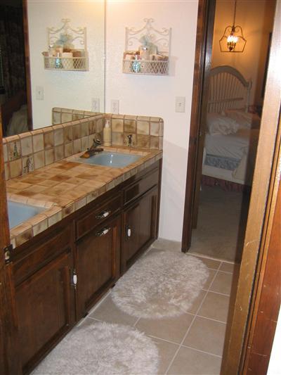 10580 Millerton Road Clovis, CA 93619 - Photo 36 of 45 Jack and Jill like bath off of first bedroom and just down the hall from Second bedroom.