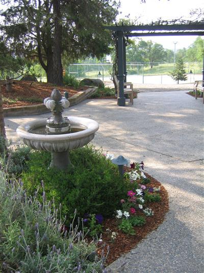 10580 Millerton Road Clovis, CA 93619 - Photo 9 of 45 Fountain and Arbor in Back Courtyard