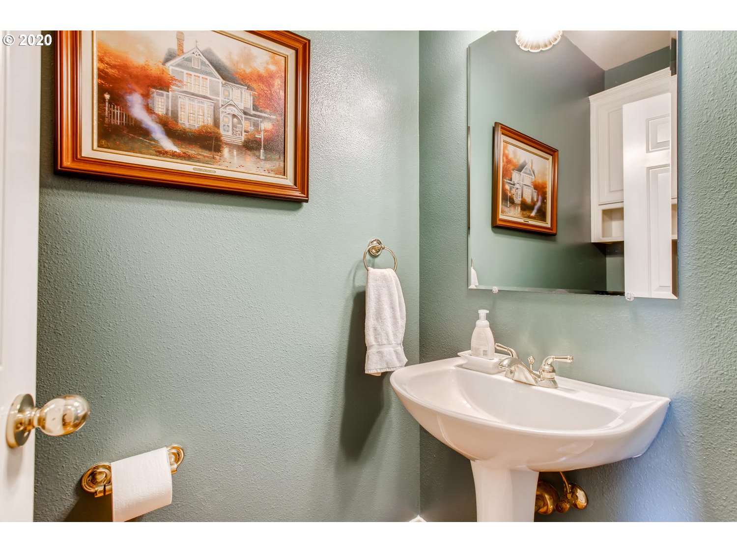 8301 Southwest Sunstone Loop Beaverton, OR 97007 - Photo 15 of 31 Bathroom