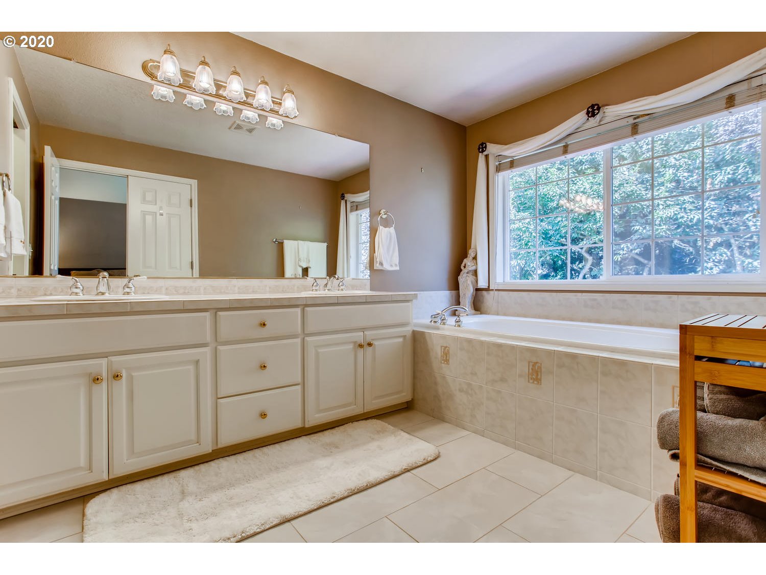 8301 Southwest Sunstone Loop Beaverton, OR 97007 - Photo 18 of 31 Bathroom, Attached