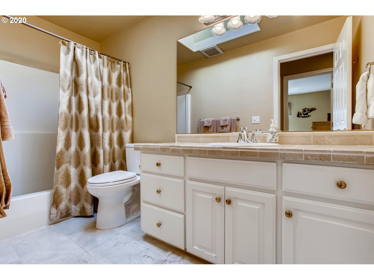 8301 Southwest Sunstone Loop Beaverton, OR 97007 - Photo 23 of 31 Bathroom