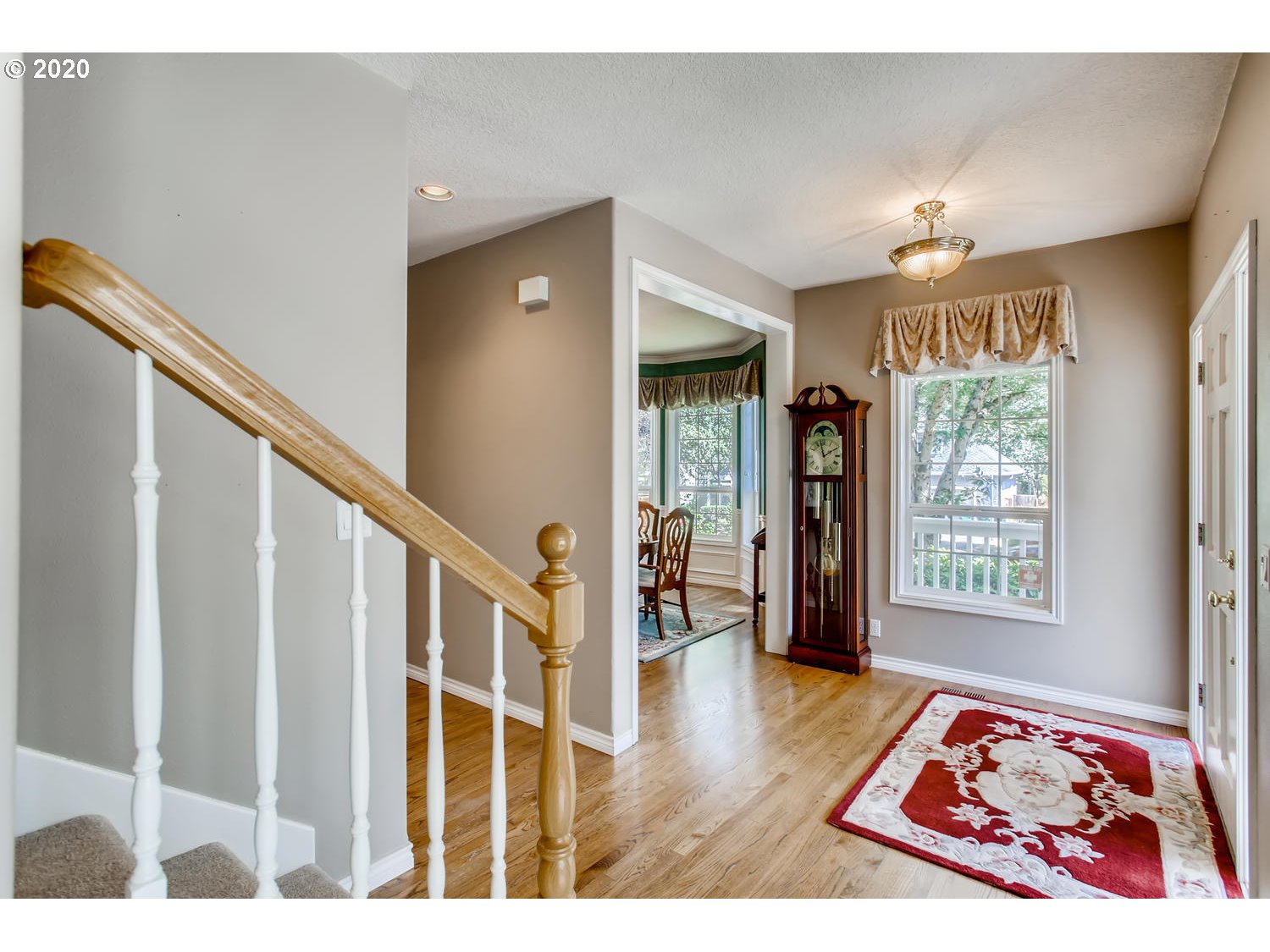 8301 Southwest Sunstone Loop Beaverton, OR 97007 - Photo 5 of 31 Entrance/Foyer