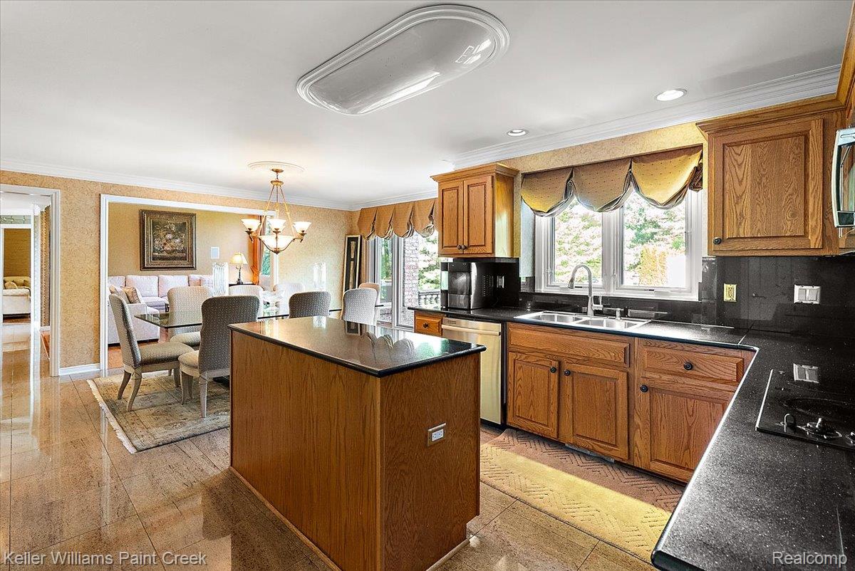 13150 Rhea Court Utica, MI 48315 - Photo 22 of 79 36-13150 Rhea-36.jpg
