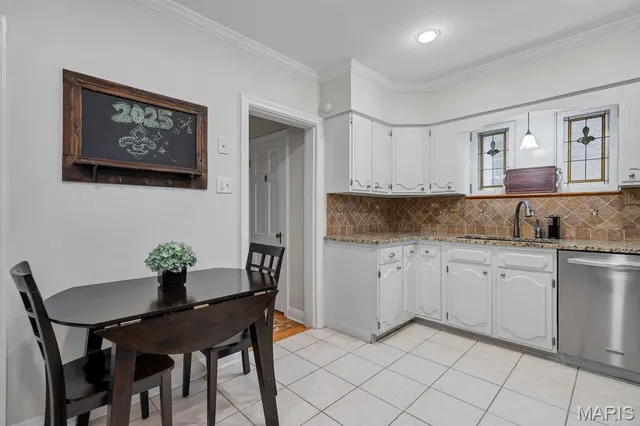 $474,900 | 6451 Devonshire Avenue, St. Louis, MO 63109