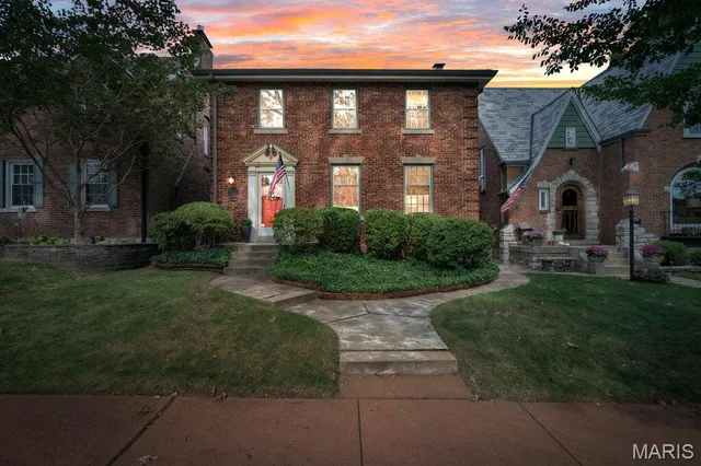 $474,900 | 6451 Devonshire Avenue, St. Louis, MO 63109